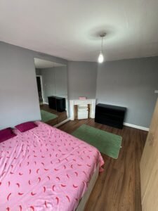 E17 6BJ - Disponível imediato - £240 Casal £220 - 1 pessoa