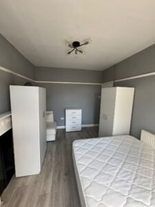 E17 6BJ - Disponível imediato - £250